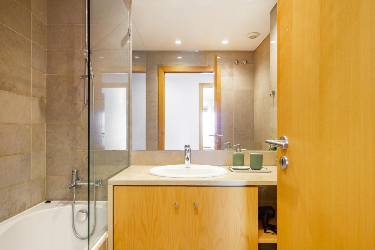 Whome Panoramic View With Elevator, Ac, Garage Perfect For Families & Business Travellers Lissabon